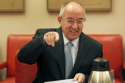 El gobernador del Banco de España, Miguel Ángel Fernández Ordóñez, en el Congreso.