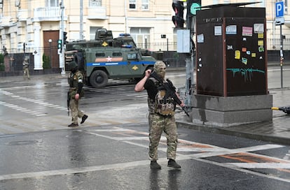 Mercenarios de Wagner, desplegados el sbado en la ciudad fronteriza rusa de Rostov del Don. 