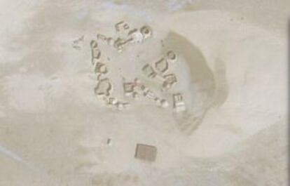 Imagen satélite de Google-Maps que muestra el emplazamiento de Mos Espa sobre las arenas del desierto tunecino.