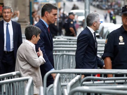 Pedro Sánchez arriving at police headquarters in Barcelona.