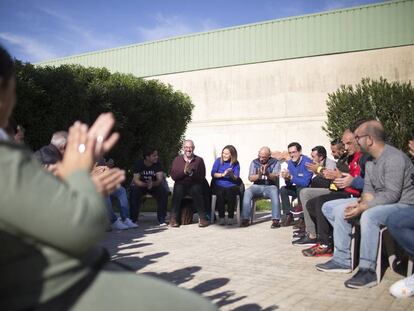 Sesión de mindfulness en la cárcel de Huelva, este miércoles.