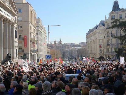Manifestación de pensionistas frente al Congreso de los Diputados, el pasado 22 de febrero.
