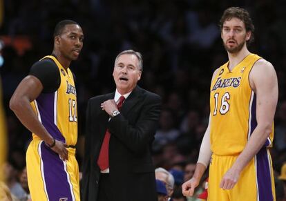 Howard, D'Antoni y Pau Gasol.