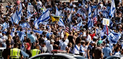 Israel supporters gather during a march in West Los Angeles in front of the Simon Wiesenthal Center and Museum of Tolerance on Sunday, Oct. 15, 2023