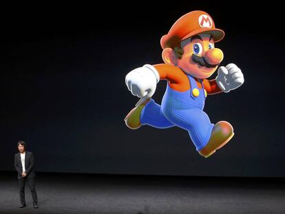 El creador de Mario, el japonès Shigeru Miyamoto, en la presentació d'Apple.