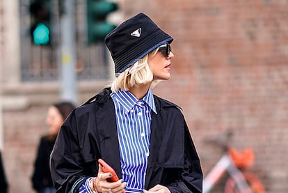 El gorro pescador de Prada, uno de los más fotografiados.