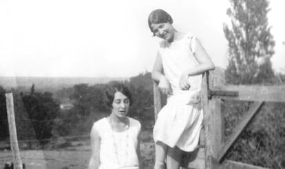 Élisabeth Zaza (izquierda) y Simone de Beauvoir, en Gagnepan (Francia) en 1928.