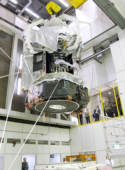 Todos los satélites son sometidos a ensayos antes del lanzamiento. El 28 de octubre <i>Herschel</i> superó los ensayos de equilibrio térmico y vacío térmico en el Centro Europeo de Investigación y Tecnología Espacial (ESTEC), de la ESA, en Holanda. En estos ensayos se simulan las condiciones ambientales que el satélite deberá soportar una vez en órbita.