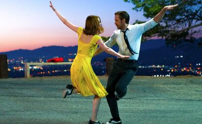 Un momento de la película La ciudad de las estrellas. La La Land, con Emma Stone y Ryan Gosling