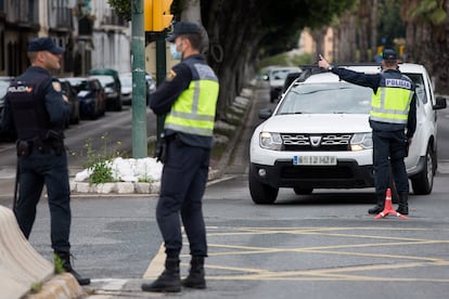 Agentes de la Policía Nacional en Málaga.