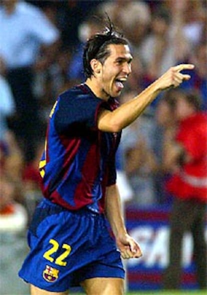 Luis García celebra un gol.