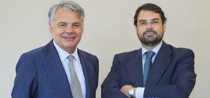 Ignacio Garralda, presidente de Mutua, junto al nuevo director general, Javier Mira