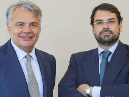 Ignacio Garralda, presidente de Mutua, junto al nuevo director general, Javier Mira