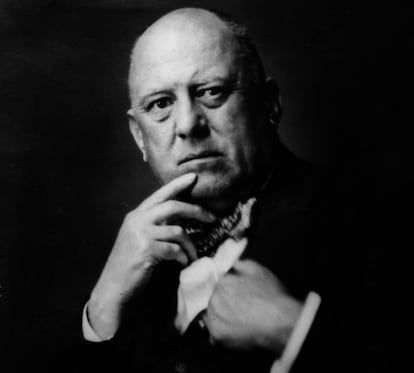 Aleister Edward Crowley (1875 - 1947) en una imagen tomada, aproximadamente, en la década de los años treinta.  