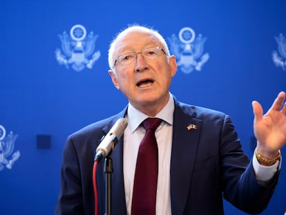 El embajador de Estados Unidos en México, Ken Salazar, durante una rueda de prensa este viernes en Ciudad de México.