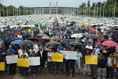 El Berlín la protesta más multitudinaria tuvo lugar el 11 de junio. Cientos de taxistas pararon sus coches para manifestarse contra aplicaciones como Wundercar y Uber