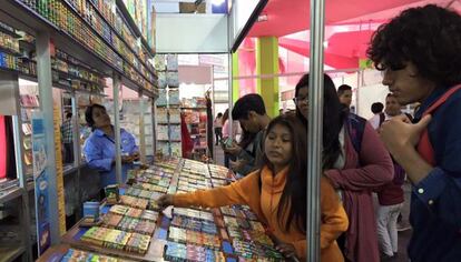 Una exposición de libros en Lima.