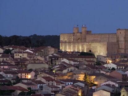 Vista de la ciudad de Sigüenza con el Castillo Parador al fondo