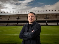 Efraín Juárez, entrenador de los Pumas, en el Estadio Olímpico Universitario de la UNAM.