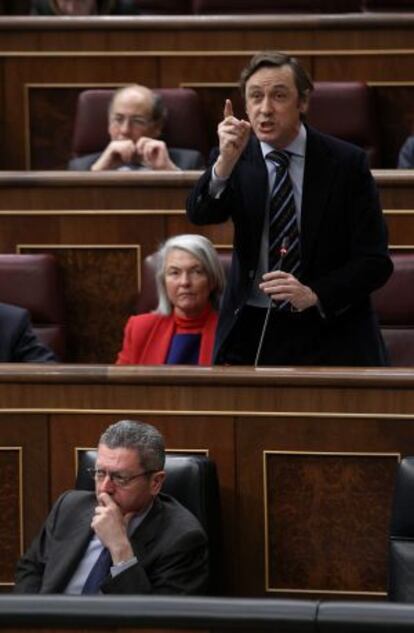 Hernando interviene en el pleno del Congreso en febrero de 2012.