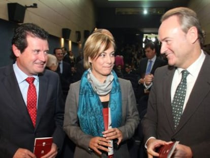 Alberto Fabra junto a la alcaldesa Sonia Castedo y José Císcar en la entrega de premios de la Asociación de la Empresa Familiar.
