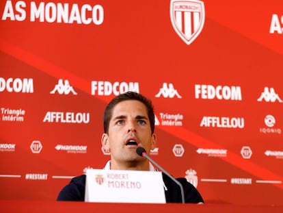 Robert Moreno, durante una rueda de prensa con el Mónaco. / SEBASTIAN NOGIER (EFE)