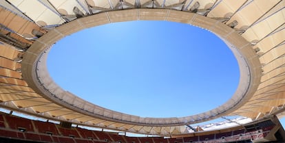 Cubierta del nuevo estadio del Atlético de Madrid, del arquitecto Cruz y Ortiz.