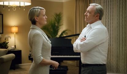 Robin Wright y Kevin Space, en un fotograma de 'House of Cards'.