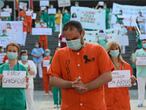 Dvd 1003 25/5/20
Protesta de todos los sanitarios de hospitales públicos aglutinados en la creada Plataforma Sanitarios Necesarios. En la imagen, los profesionales del Hospital Gregorio Marañón. 
KIKE PARA.