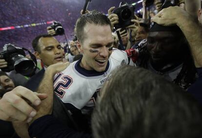 Tom Brady celebra su quinto Super Bowl al frente de Patriots