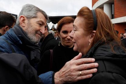 El exJemad Julio Rodríguez y la expresidenta de la Asociación 11-M Afectados del Terrorismo Pilar Manjón, durante el homenaje en Atocha, el 11 de marzo de 2018.