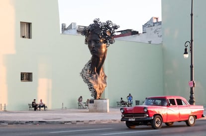 La escultura 'Primavera', obra de Rafael San Juan, en La Habana Vieja (Cuba).