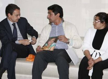 Los padres de Mari Luz, durante su encuentro con José Luis Rodríguez Zapatero.