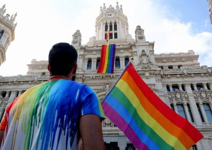 Banderas gais en el Ayuntamiento, con motivo de la celebraci&oacute;n del Orgullo.