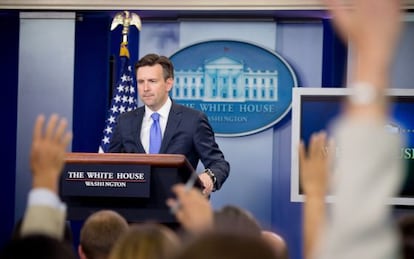 El secretario de prensa de la Casa Blanca, Josh Earnest.