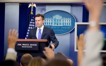 O secretário de imprensa da Casa Branca, Josh Earnest.