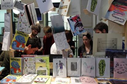 Uno de los expositores de la feria Libros Mutantes, en La Casa Encendida de Madrid.