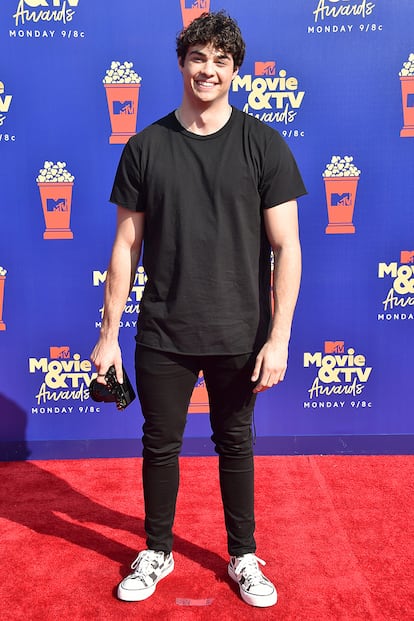 El último ídolo adolescente, Noah Centineo, fue una de las grandes estrellas de la alfombra roja.