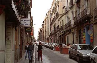 Los bares de la calle de Huertas son una fuente de empleo para los emigrantes argentinos.