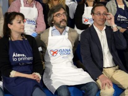 Representantes del PP vasco en un mitin.