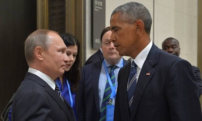 El presidente ruso, Vladimir Putin (izq.), se encuentra con su hom&oacute;logo norteamericano, Barack Obama, en el G20 de Hangzhou (China), este lunes. 