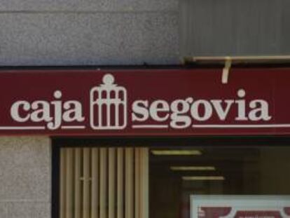 Logotipo de Caja Segovia en una sucursal. EFE/Archivo