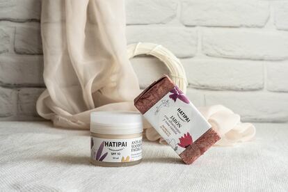 Crema facial calmante y anti-aging con protección solar SPF10 (26 euros) de Hatipai.