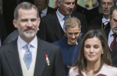 La presidenta de la Comunidad de Madrid, Cristina Cifuentes, a su llegada al paraninfo de la Universidad de Alcalá de Henares.