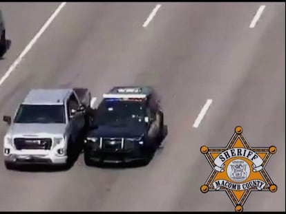 Cámara de seguridad capta el rescate de un conductor en Michigan, Estados Unidos, el 12 de septiembre 2024.
