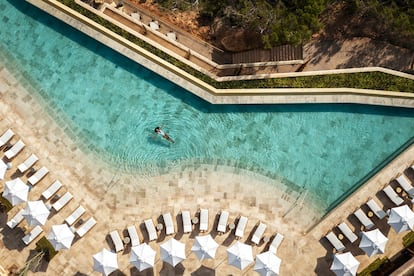 Piscina del resort Six Senses Ibiza.