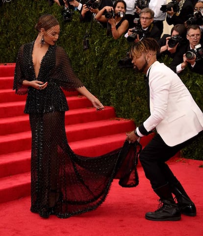 Beyoncé nunca defrauda en la gala MET. La cantante apostó por este diseño de Givenchy.