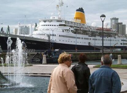 Crucero &#39;Saga Rose&#39; atracado en el puerto de A Coruña.