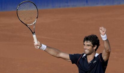 Andújar celebra su triunfo ante Ferrer.