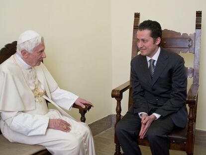 Benedicto XVI visita a Paolo Gabriele en el calabozo del Vaticano el sábado 22 de diciembre.